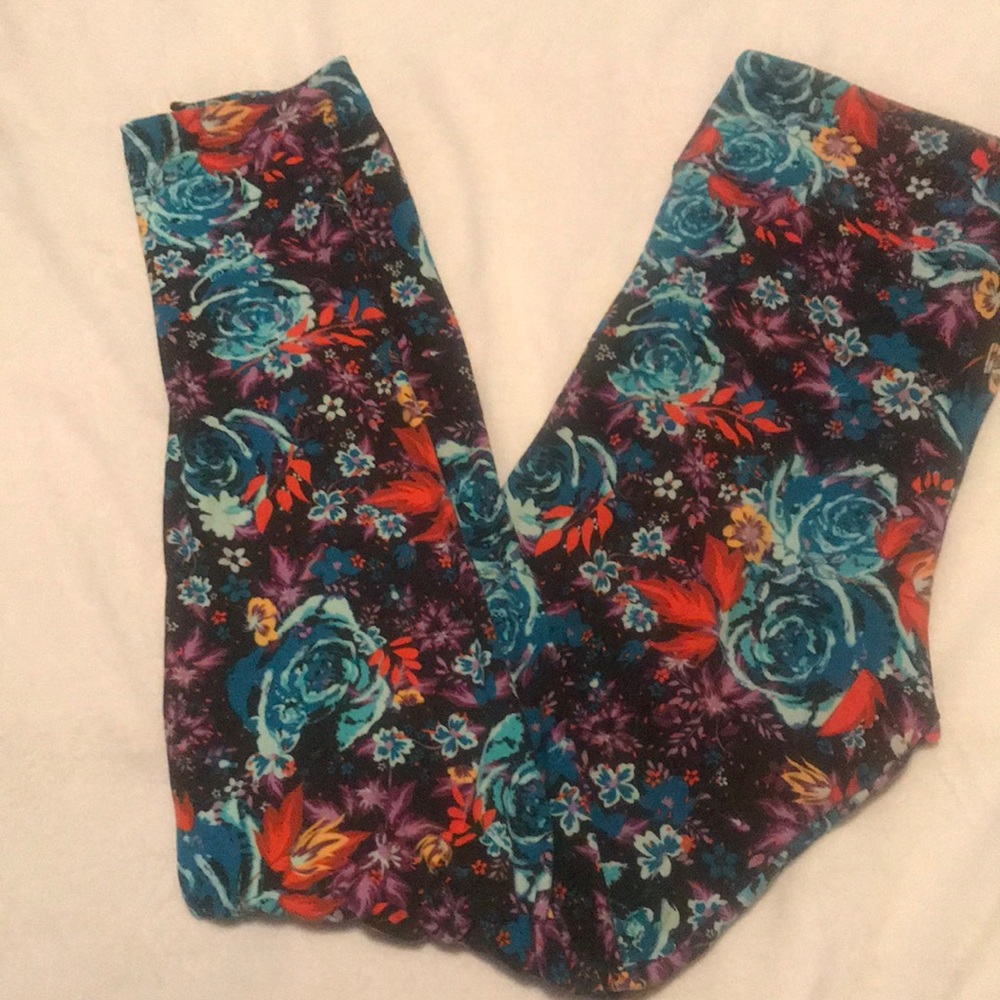 LuLaRoe Leggings Tall & Curvy